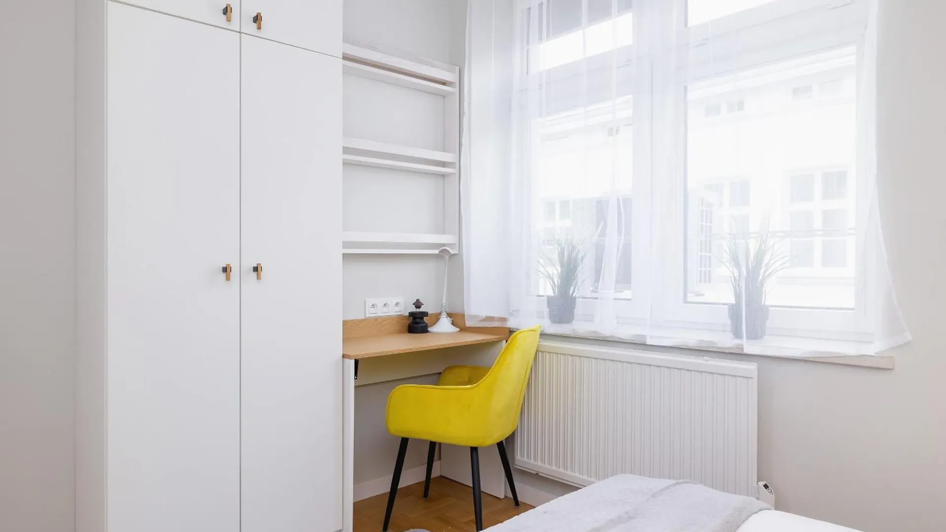 Apartment Warszauera Apartamenty Z Klimatyzacja Na Krakowskim Kazimierzu By Noclegi Renters