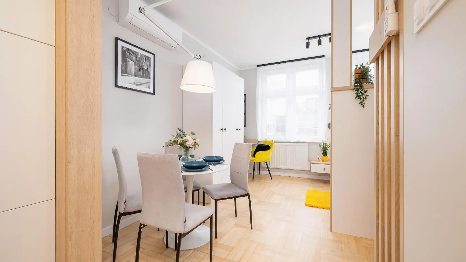 Apartmán Warszauera Apartamenty Z Klimatyzacja Na Krakowskim Kazimierzu By Noclegi Renters Polsko