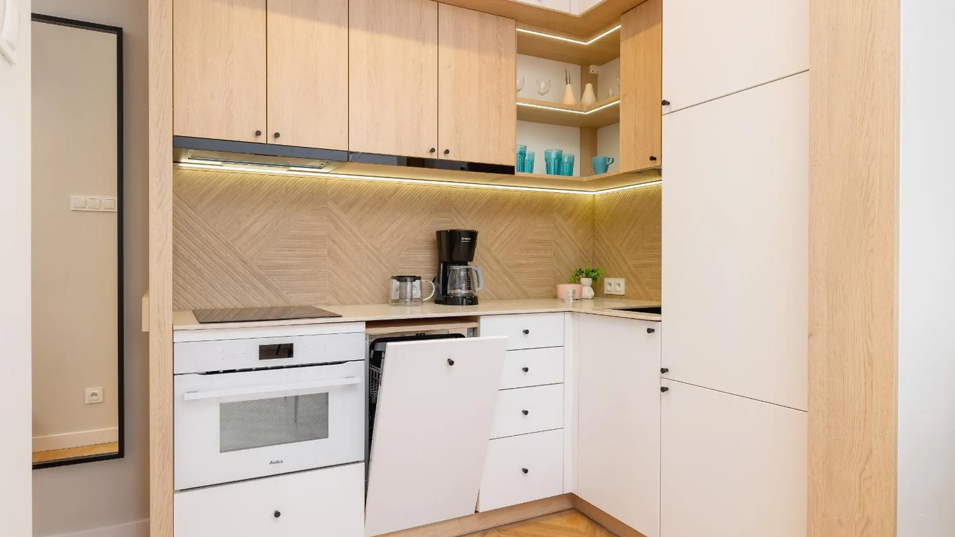 Warszauera Apartamenty Z Klimatyzacja Na Krakowskim Kazimierzu By Noclegi Renters 0*, Krakov